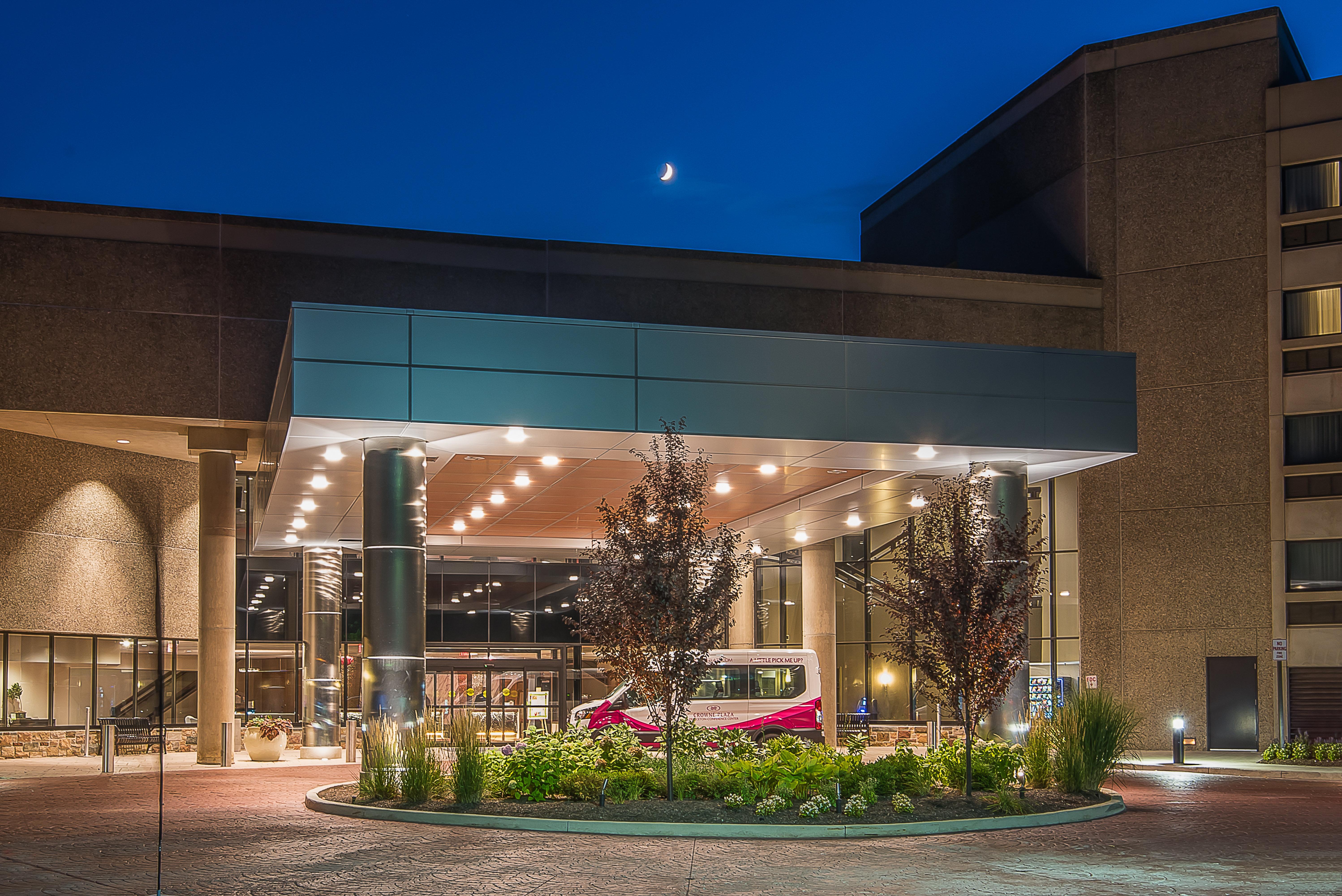 Crowne Plaza Princeton - Conference Center By Ihg Bagian luar foto
