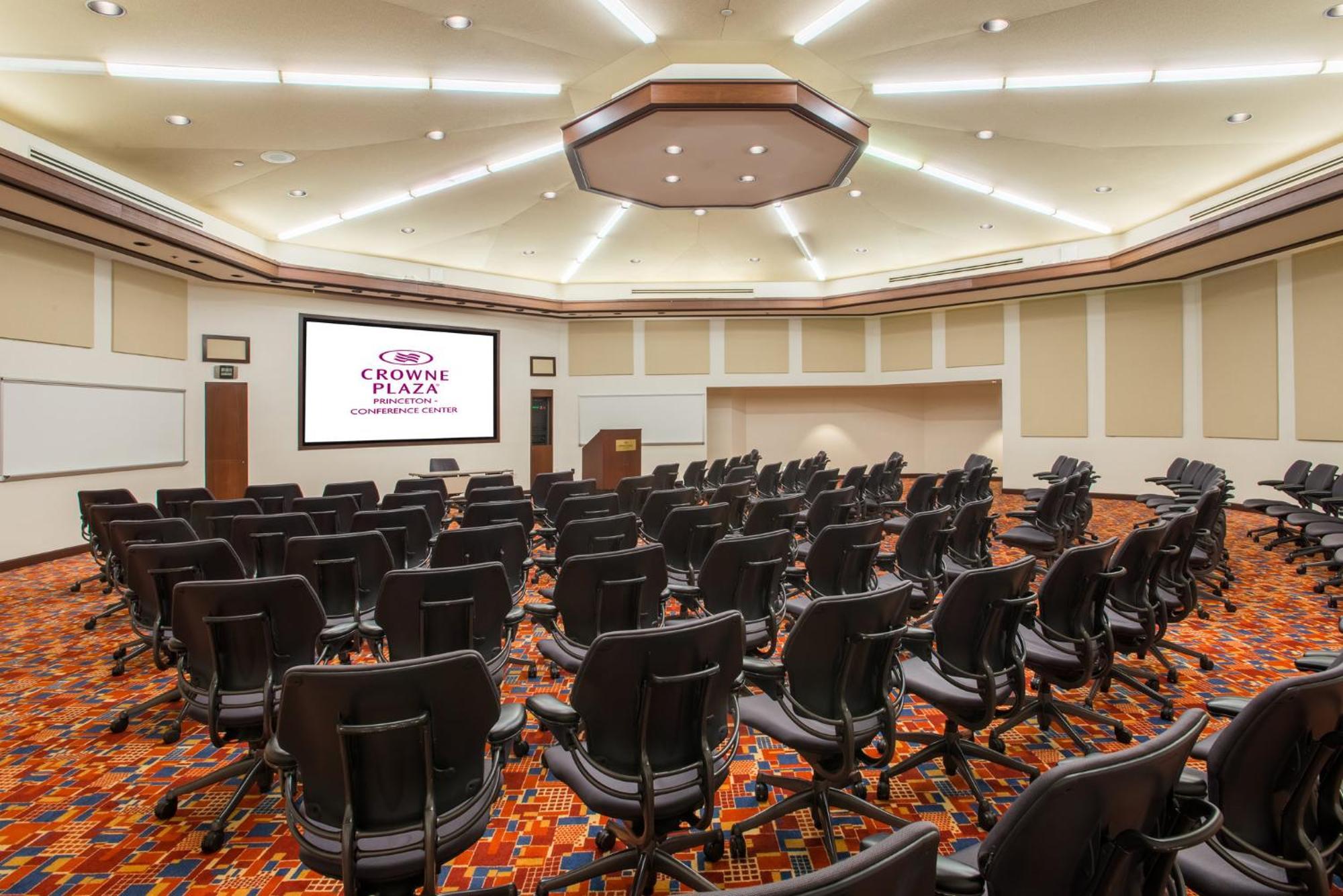 Crowne Plaza Princeton - Conference Center By Ihg Bagian luar foto