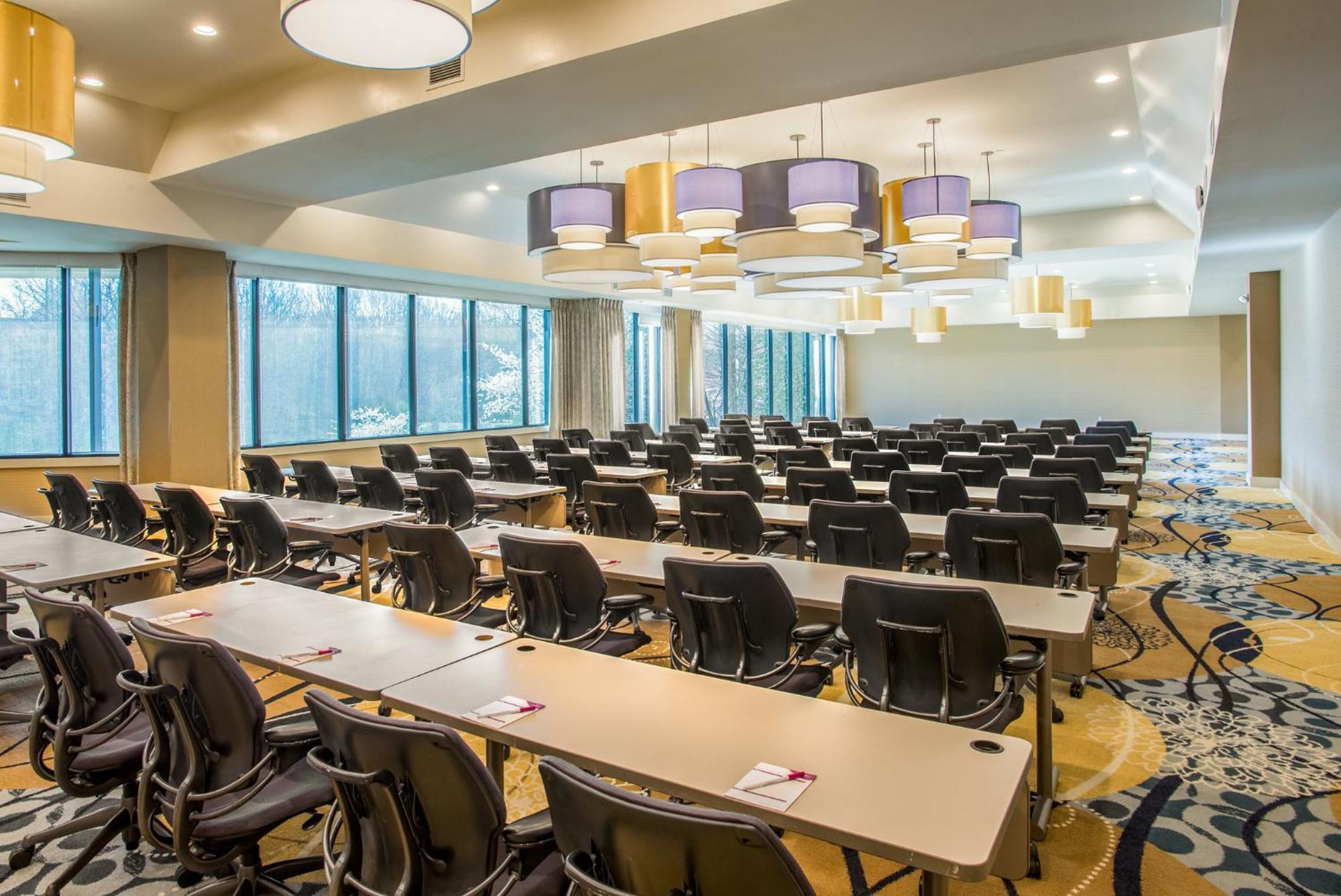 Crowne Plaza Princeton - Conference Center By Ihg Bagian luar foto