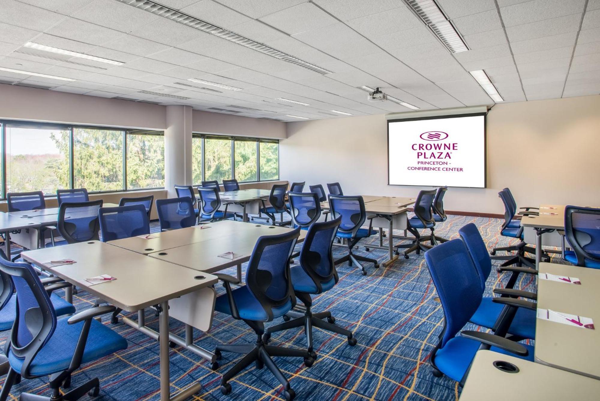 Crowne Plaza Princeton - Conference Center By Ihg Bagian luar foto